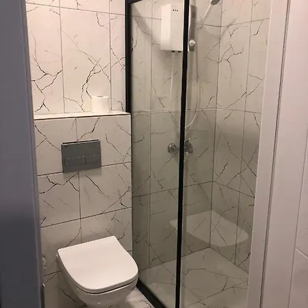 Red Flag Gazde/Camere de închiriat Aksu (Antalya)