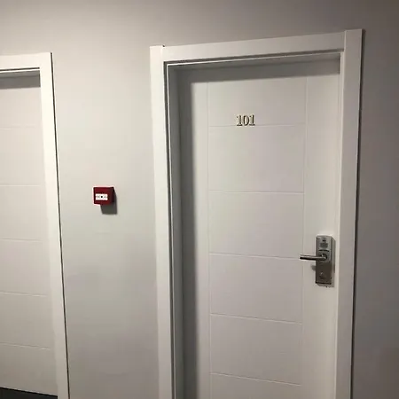 Red Flag Gazde/Camere de închiriat Aksu (Antalya)